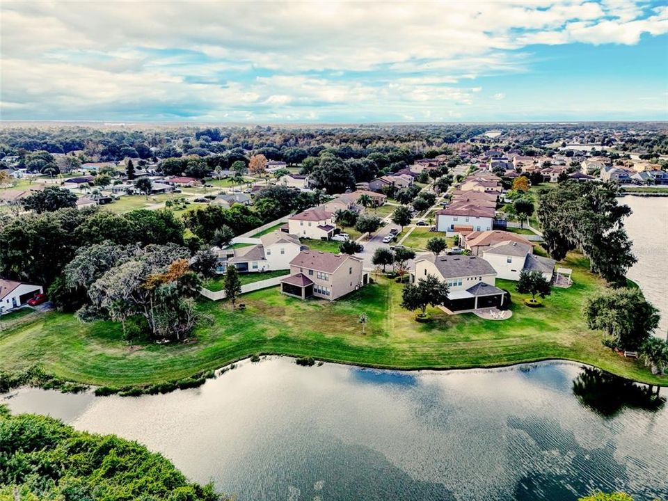 En Venta: $435,000 (4 camas, 3 baños, 2614 Pies cuadrados)