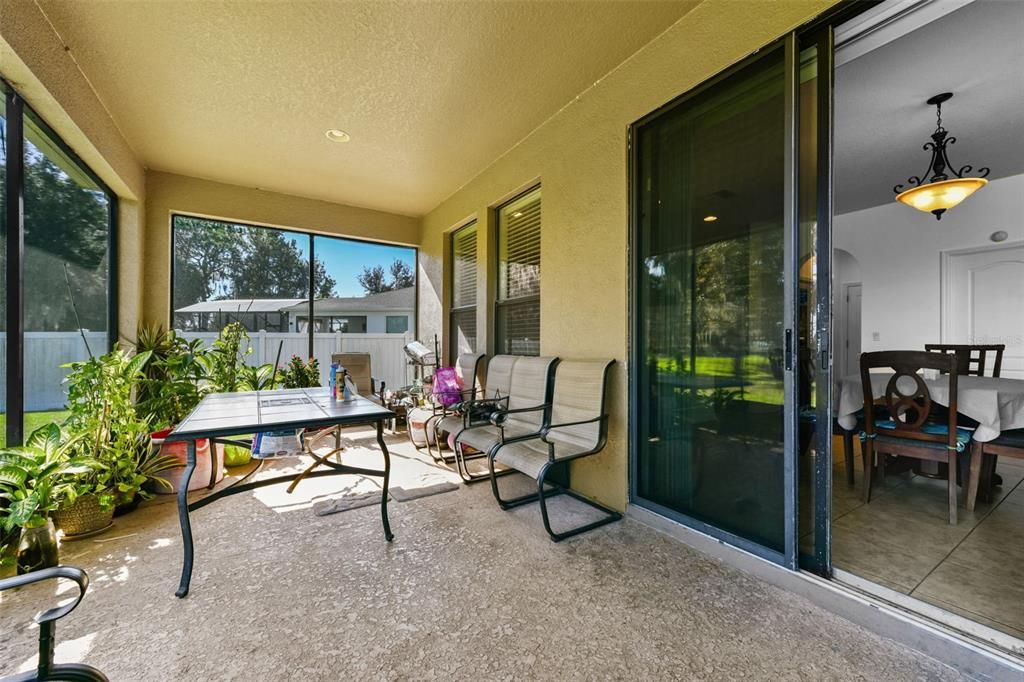 En Venta: $435,000 (4 camas, 3 baños, 2614 Pies cuadrados)