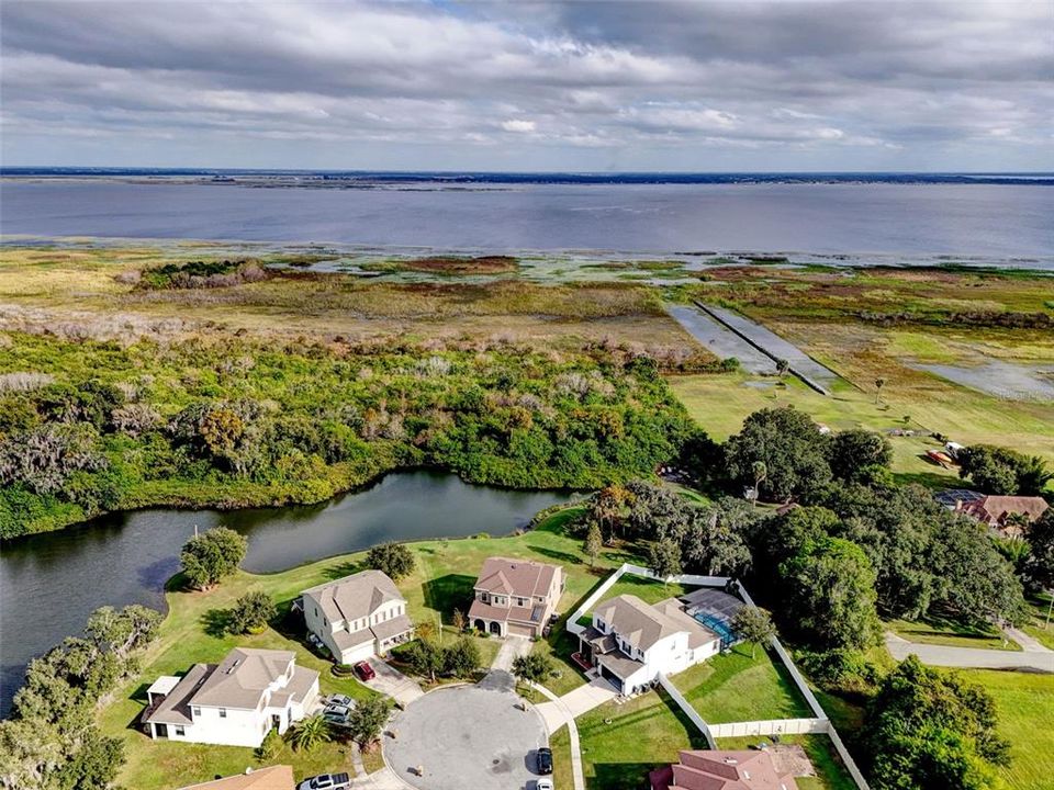 En Venta: $435,000 (4 camas, 3 baños, 2614 Pies cuadrados)