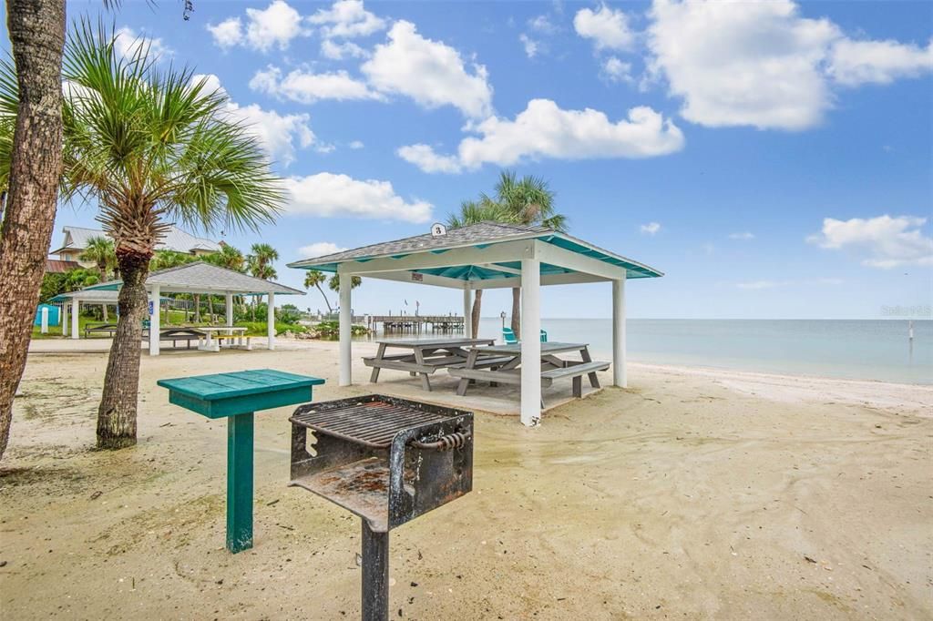 На продажу: $70,000 (2 спален, 2 ванн, 1088 Квадратных фут)