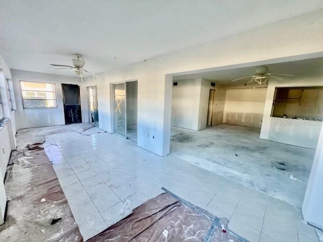 На продажу: $70,000 (2 спален, 2 ванн, 1088 Квадратных фут)