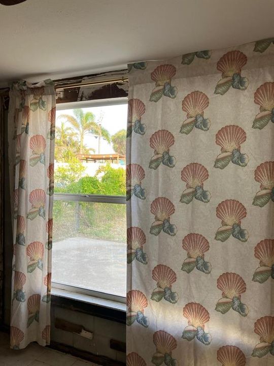 For Sale: $312,700 (2 beds, 2 baths, 1849 Square Feet)