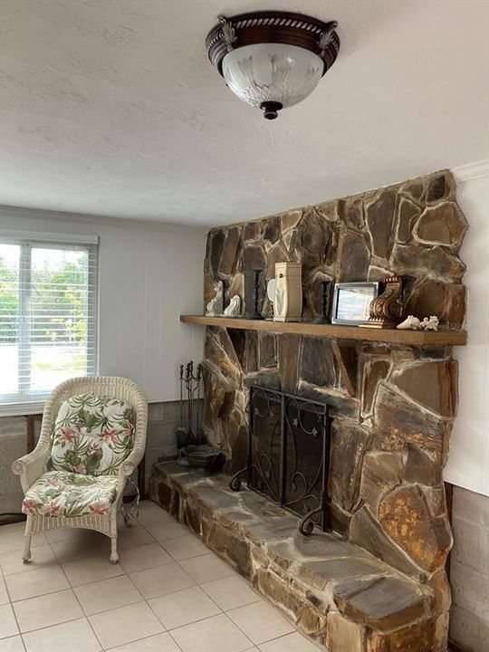 For Sale: $312,700 (2 beds, 2 baths, 1849 Square Feet)