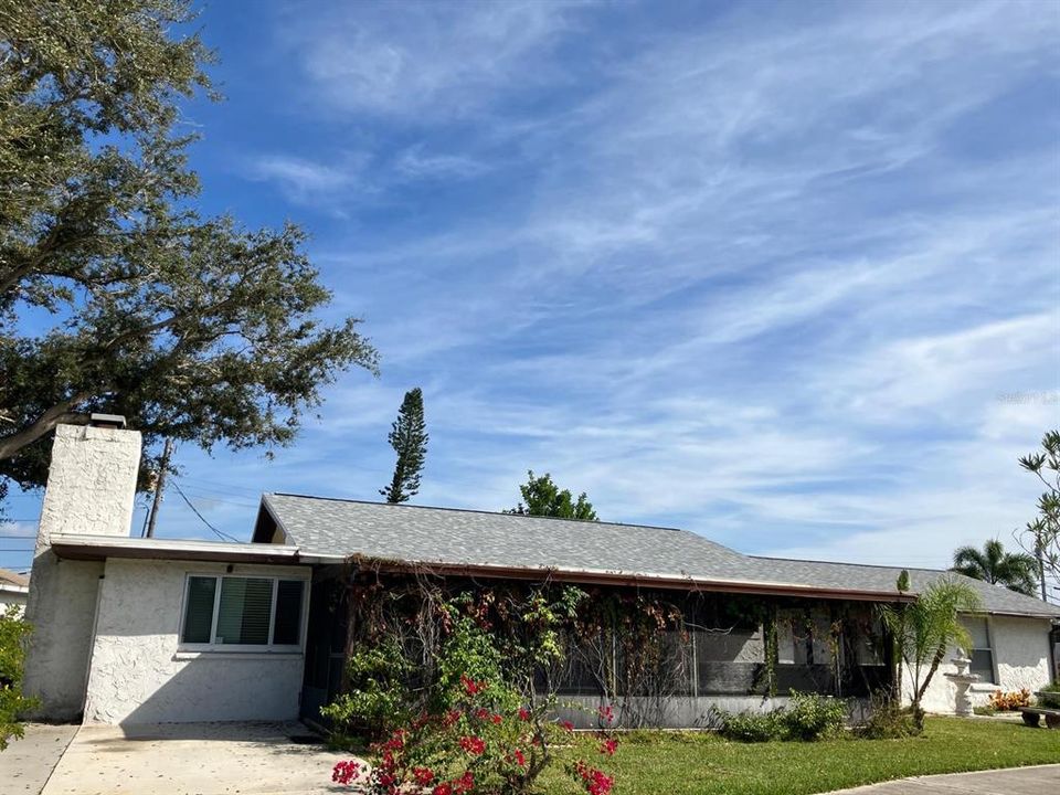 For Sale: $312,700 (2 beds, 2 baths, 1849 Square Feet)