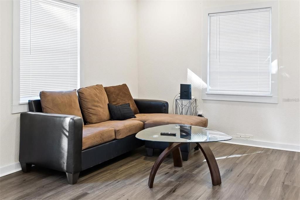 В аренду: $2,000 (3 спален, 1 ванн, 962 Квадратных фут)