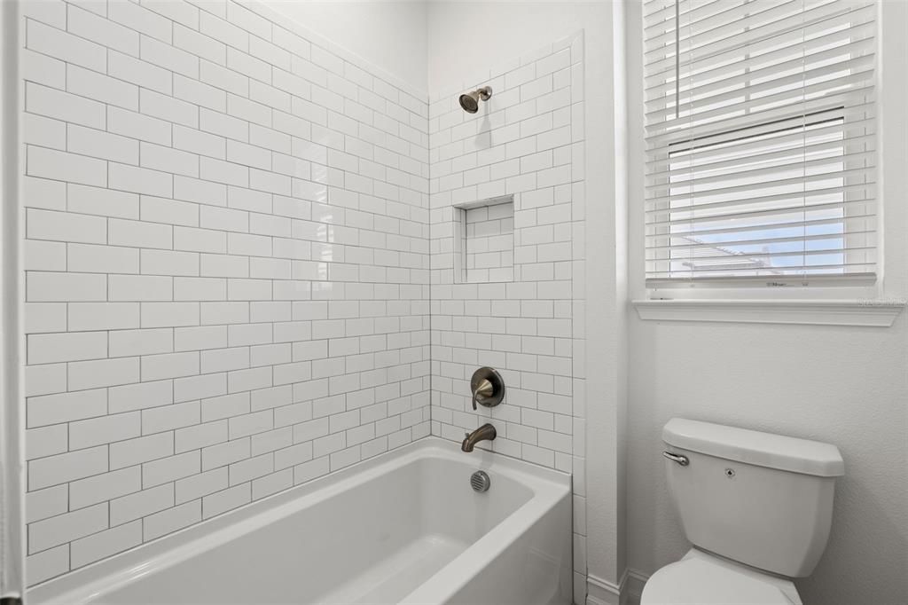 待售: $539,900 (3 贝兹, 2 浴室, 2447 平方英尺)