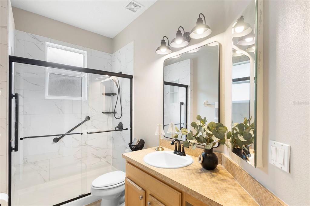 En Venta: $435,000 (4 camas, 3 baños, 2305 Pies cuadrados)