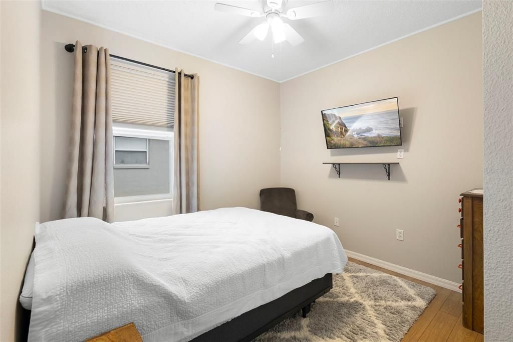 En Venta: $435,000 (4 camas, 3 baños, 2305 Pies cuadrados)