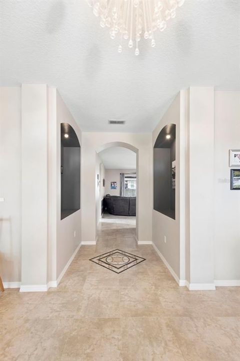 En Venta: $435,000 (4 camas, 3 baños, 2305 Pies cuadrados)