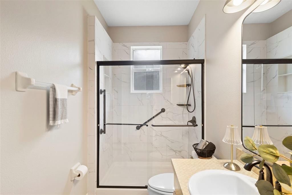 En Venta: $435,000 (4 camas, 3 baños, 2305 Pies cuadrados)