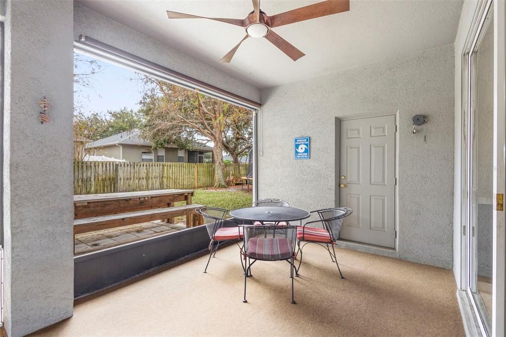 En Venta: $435,000 (4 camas, 3 baños, 2305 Pies cuadrados)