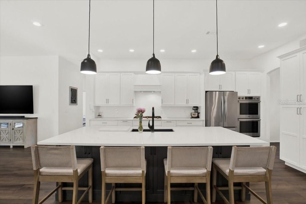 For Sale: $614,999 (4 beds, 3 baths, 2524 Square Feet)