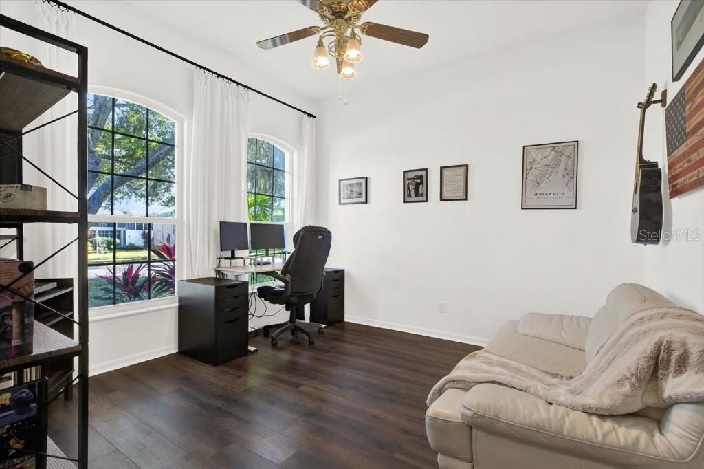 For Sale: $614,999 (4 beds, 3 baths, 2524 Square Feet)