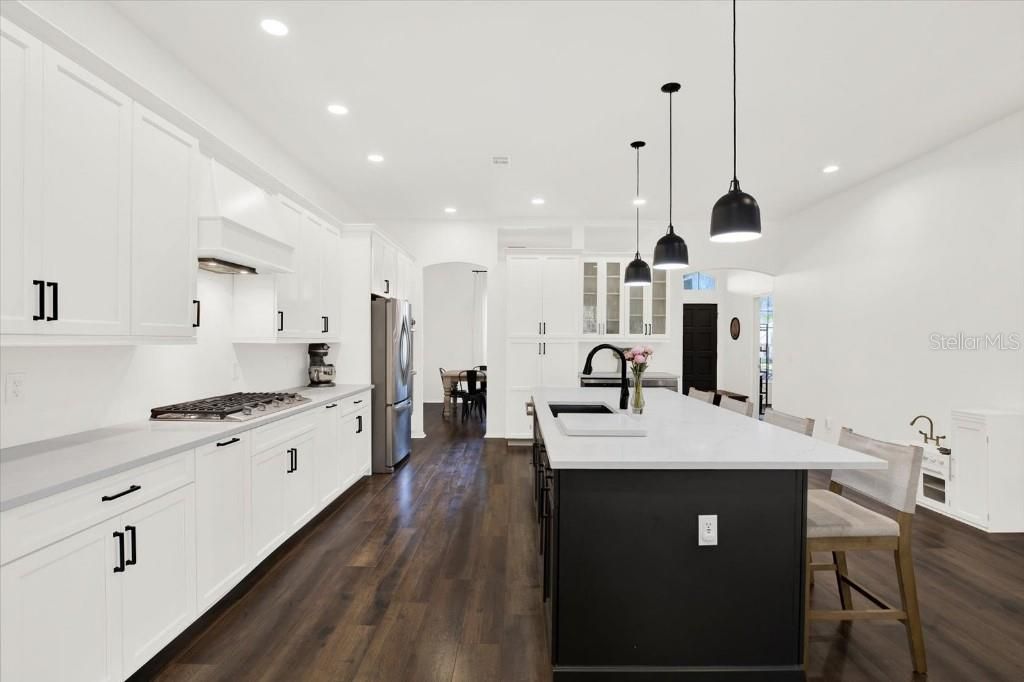 For Sale: $614,999 (4 beds, 3 baths, 2524 Square Feet)