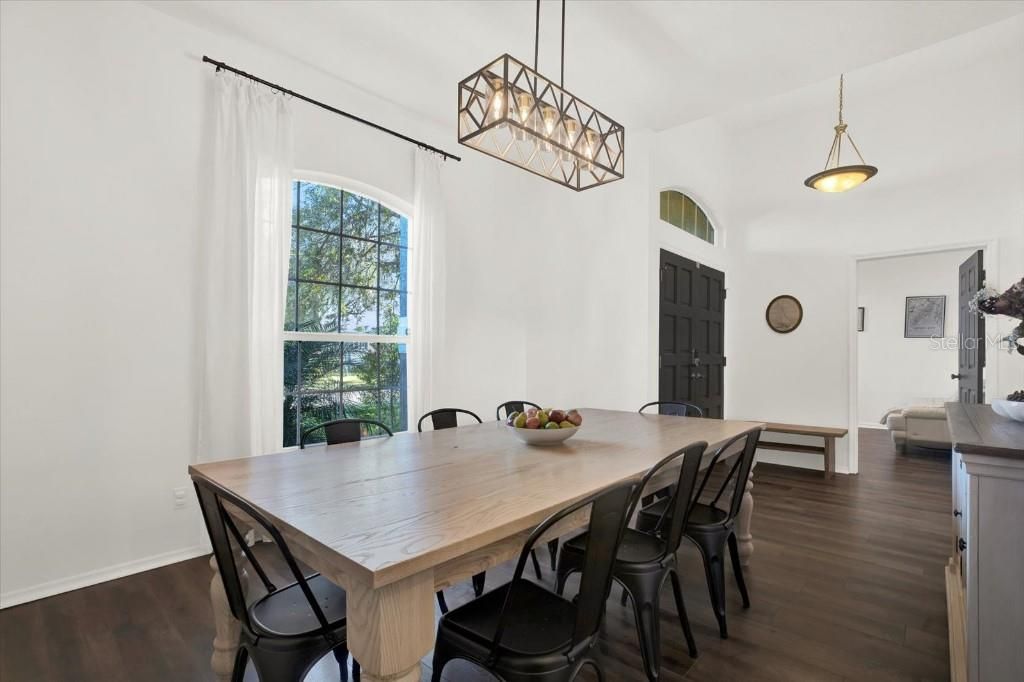 For Sale: $614,999 (4 beds, 3 baths, 2524 Square Feet)