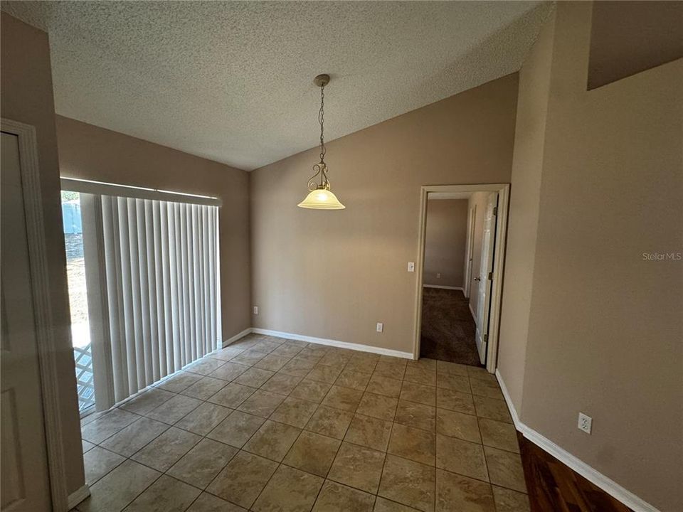 For Rent: $1,850 (3 beds, 2 baths, 1870 Square Feet)