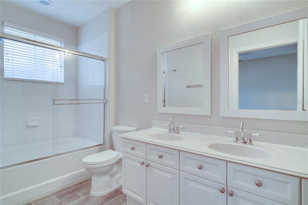 For Sale: $315,000 (3 beds, 2 baths, 1442 Square Feet)