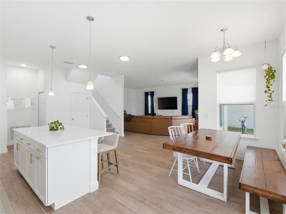 For Sale: $530,000 (3 beds, 3 baths, 1980 Square Feet)