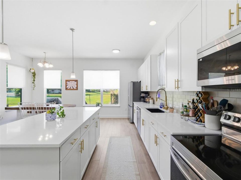 For Sale: $530,000 (3 beds, 3 baths, 1980 Square Feet)