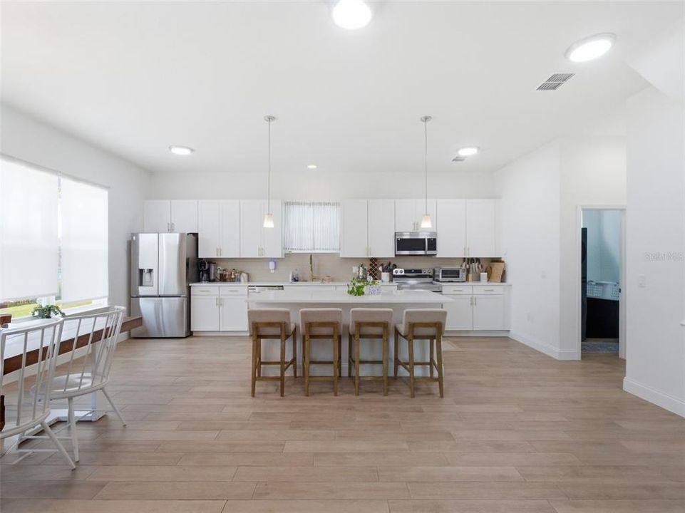 For Sale: $530,000 (3 beds, 3 baths, 1980 Square Feet)