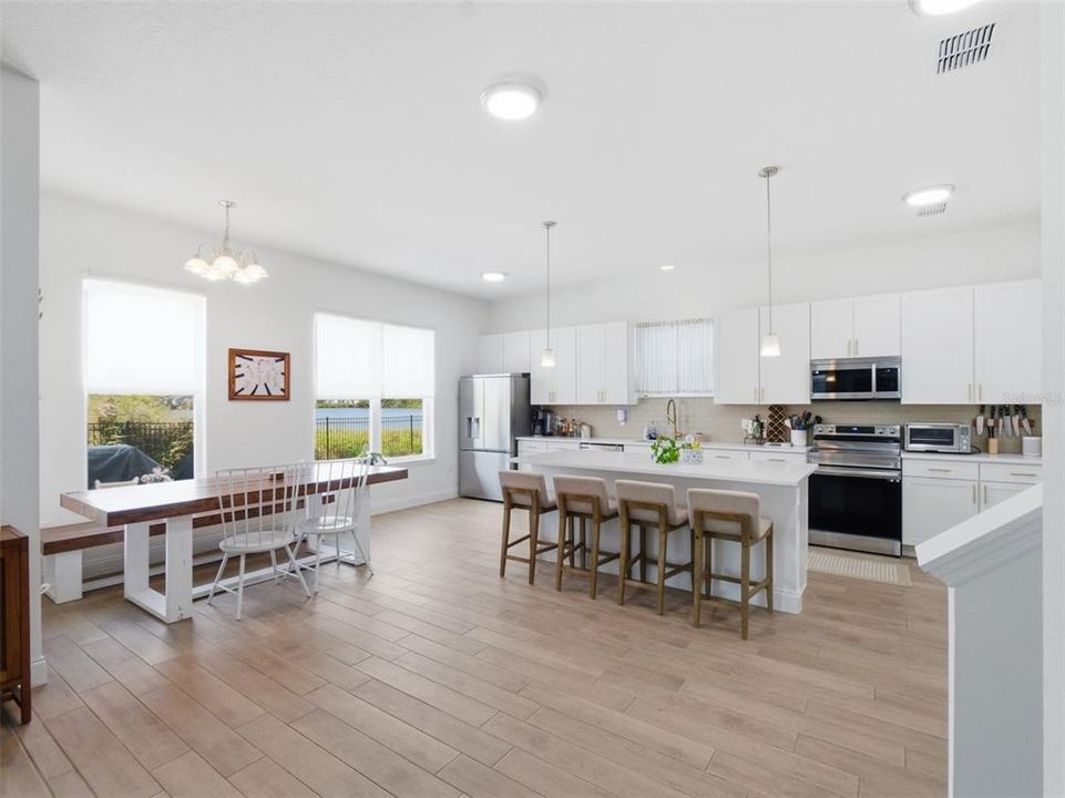 For Sale: $530,000 (3 beds, 3 baths, 1980 Square Feet)