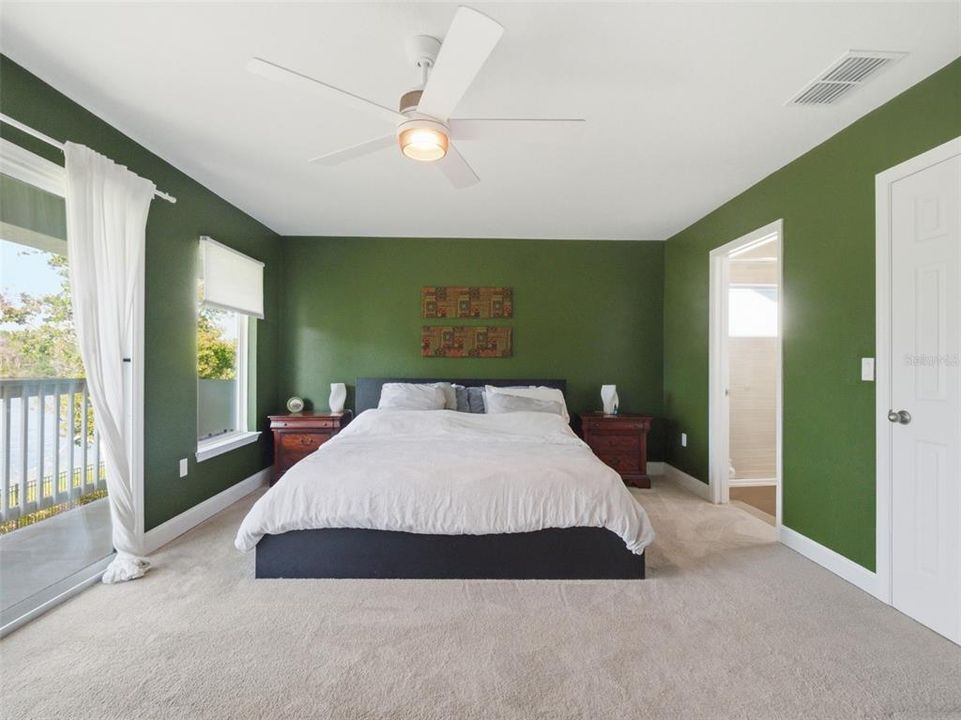 For Sale: $530,000 (3 beds, 3 baths, 1980 Square Feet)