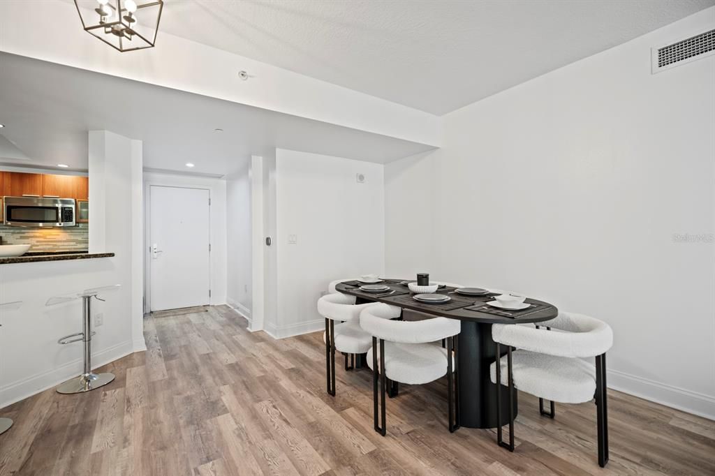 For Rent: $3,200 (2 beds, 2 baths, 1537 Square Feet)