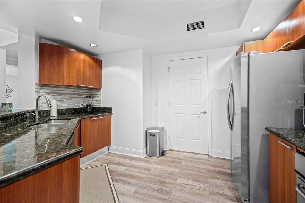 For Rent: $3,200 (2 beds, 2 baths, 1537 Square Feet)