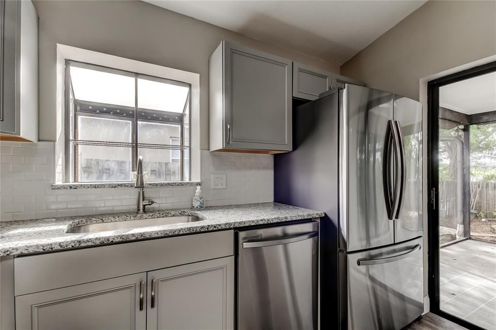 En Venta: $369,700 (3 camas, 2 baños, 1274 Pies cuadrados)