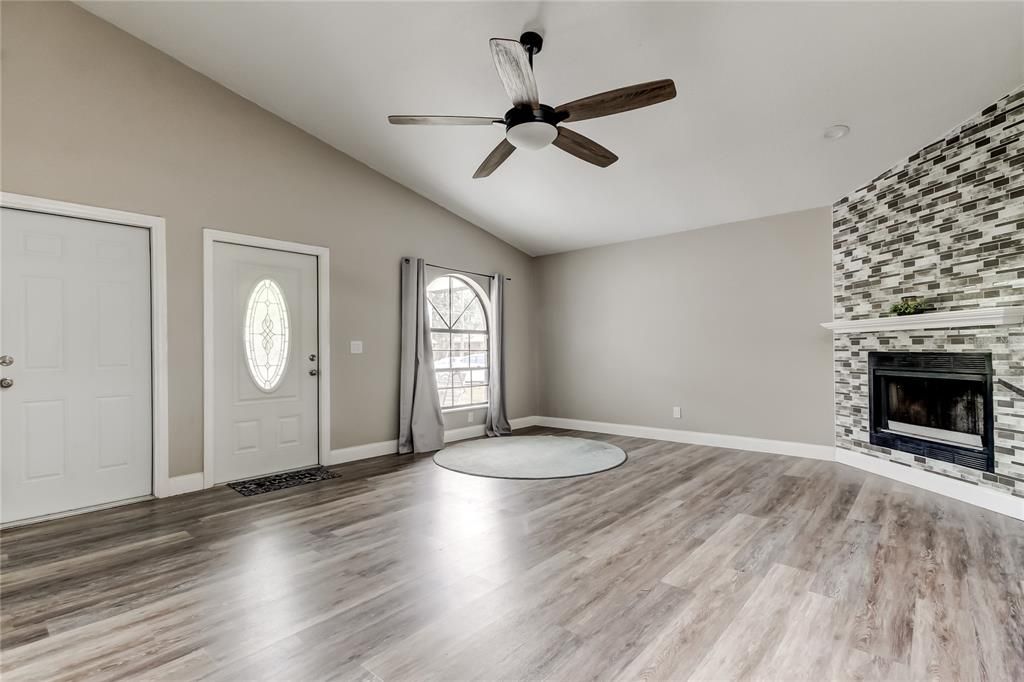 En Venta: $369,700 (3 camas, 2 baños, 1274 Pies cuadrados)