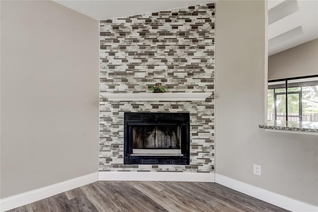 En Venta: $369,700 (3 camas, 2 baños, 1274 Pies cuadrados)