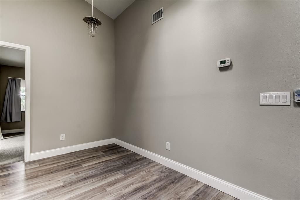 En Venta: $369,700 (3 camas, 2 baños, 1274 Pies cuadrados)