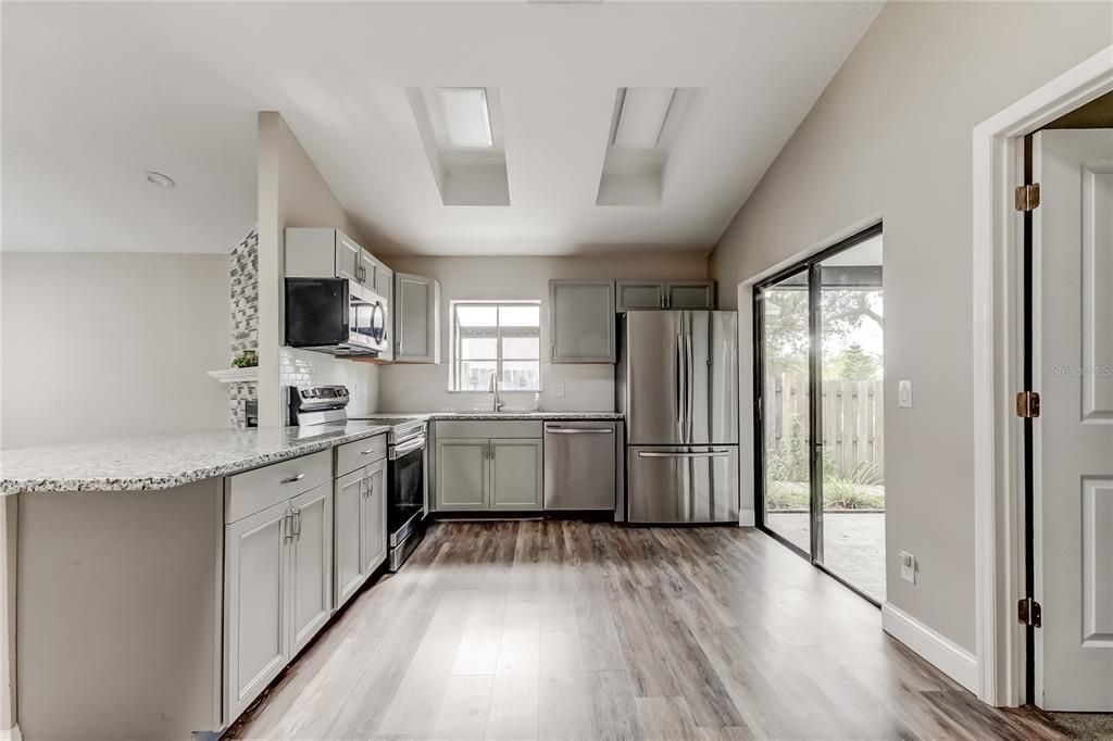 En Venta: $369,700 (3 camas, 2 baños, 1274 Pies cuadrados)