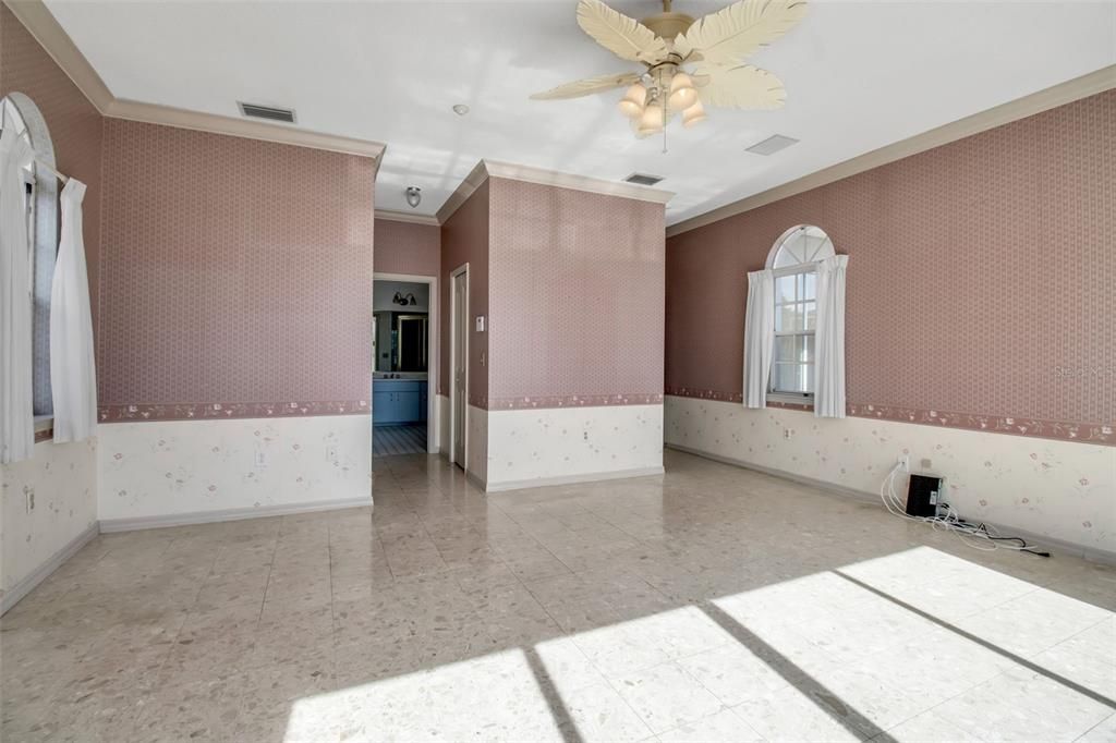 For Sale: $399,000 (3 beds, 2 baths, 2549 Square Feet)