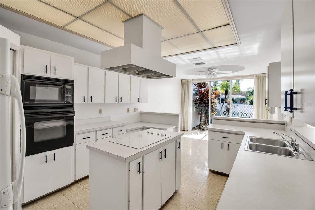 For Sale: $399,000 (3 beds, 2 baths, 2549 Square Feet)