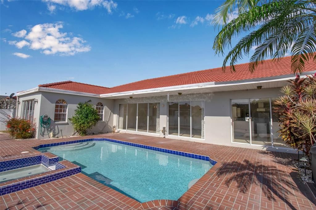 For Sale: $399,000 (3 beds, 2 baths, 2549 Square Feet)