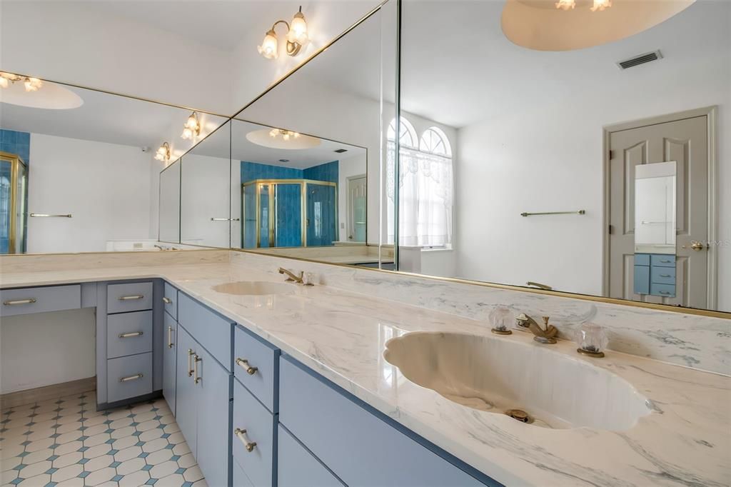 For Sale: $399,000 (3 beds, 2 baths, 2549 Square Feet)