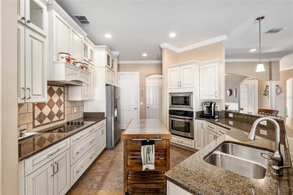 En Venta: $430,000 (4 camas, 3 baños, 2297 Pies cuadrados)