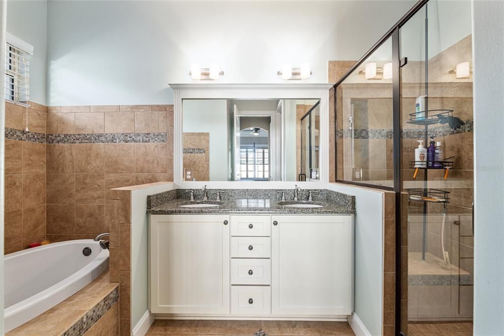 En Venta: $430,000 (4 camas, 3 baños, 2297 Pies cuadrados)