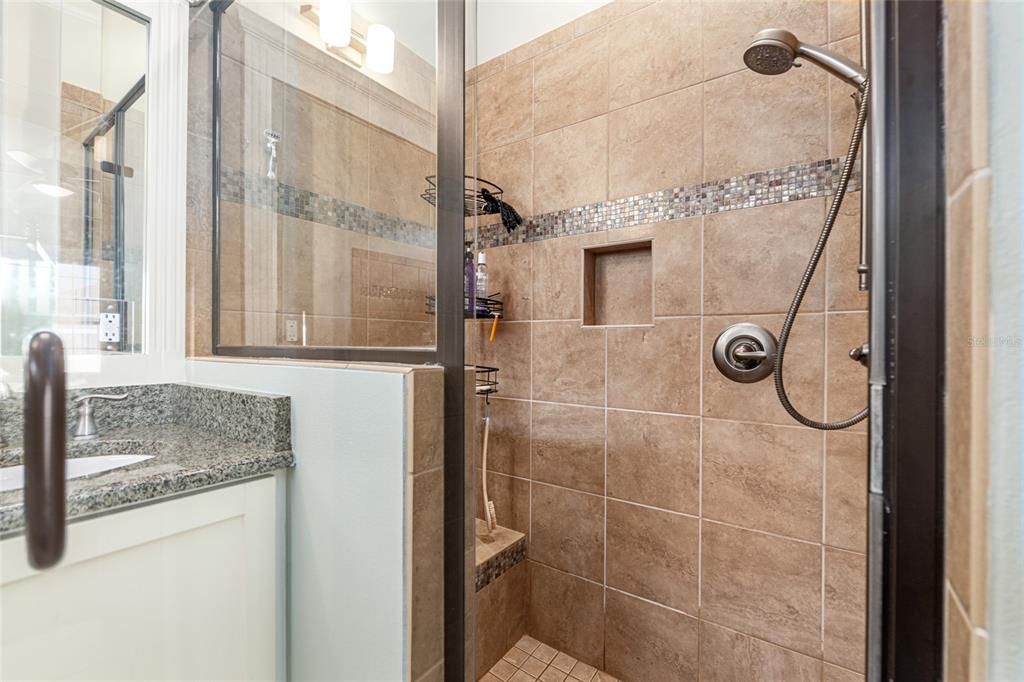 En Venta: $430,000 (4 camas, 3 baños, 2297 Pies cuadrados)