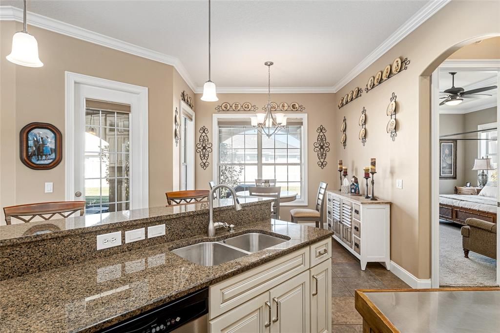 En Venta: $430,000 (4 camas, 3 baños, 2297 Pies cuadrados)