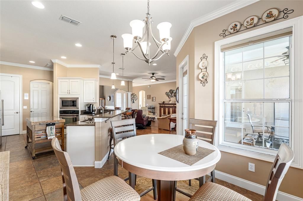 En Venta: $430,000 (4 camas, 3 baños, 2297 Pies cuadrados)