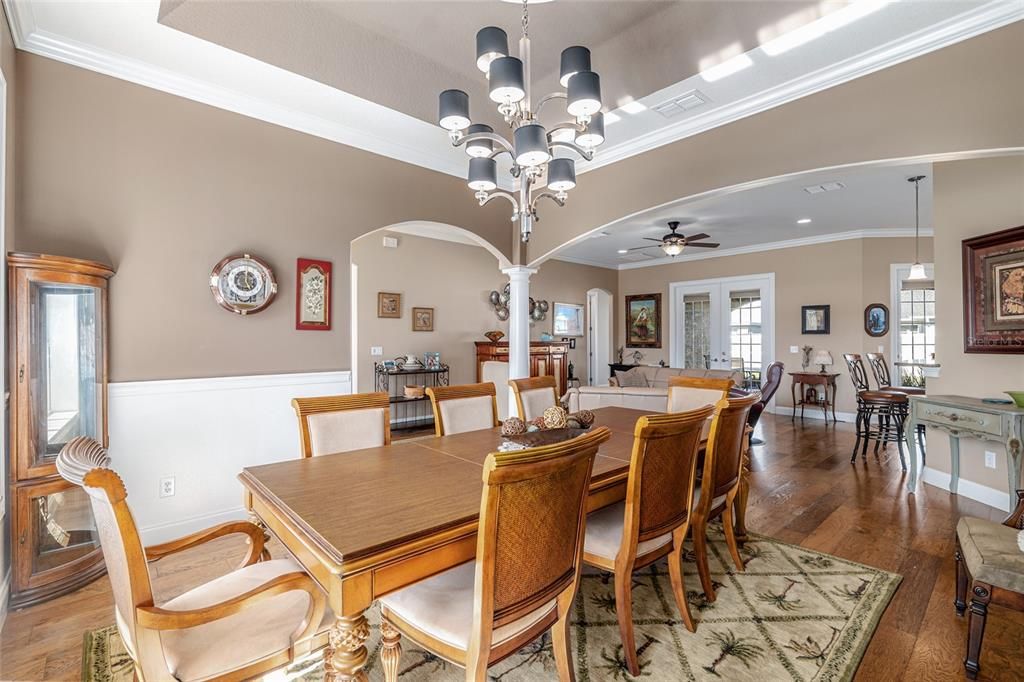 En Venta: $430,000 (4 camas, 3 baños, 2297 Pies cuadrados)