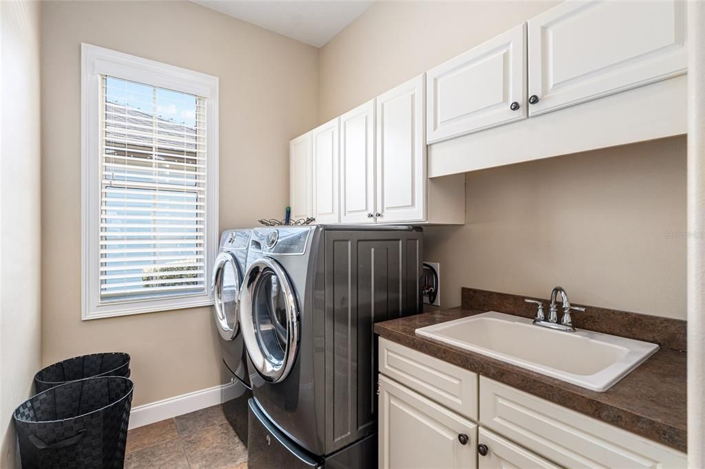 En Venta: $430,000 (4 camas, 3 baños, 2297 Pies cuadrados)