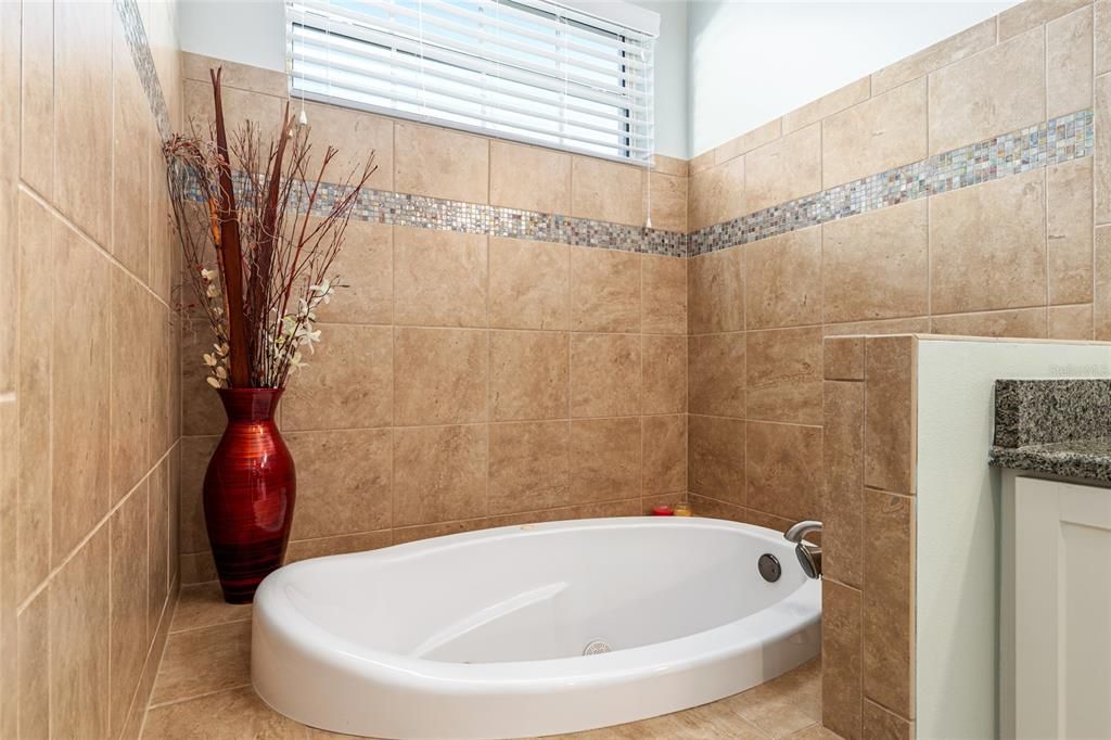 En Venta: $430,000 (4 camas, 3 baños, 2297 Pies cuadrados)