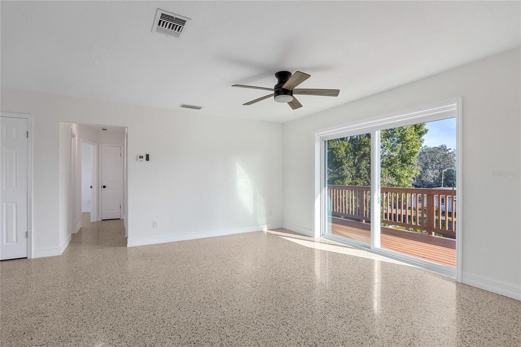 En Venta: $650,000 (3 camas, 2 baños, 1250 Pies cuadrados)