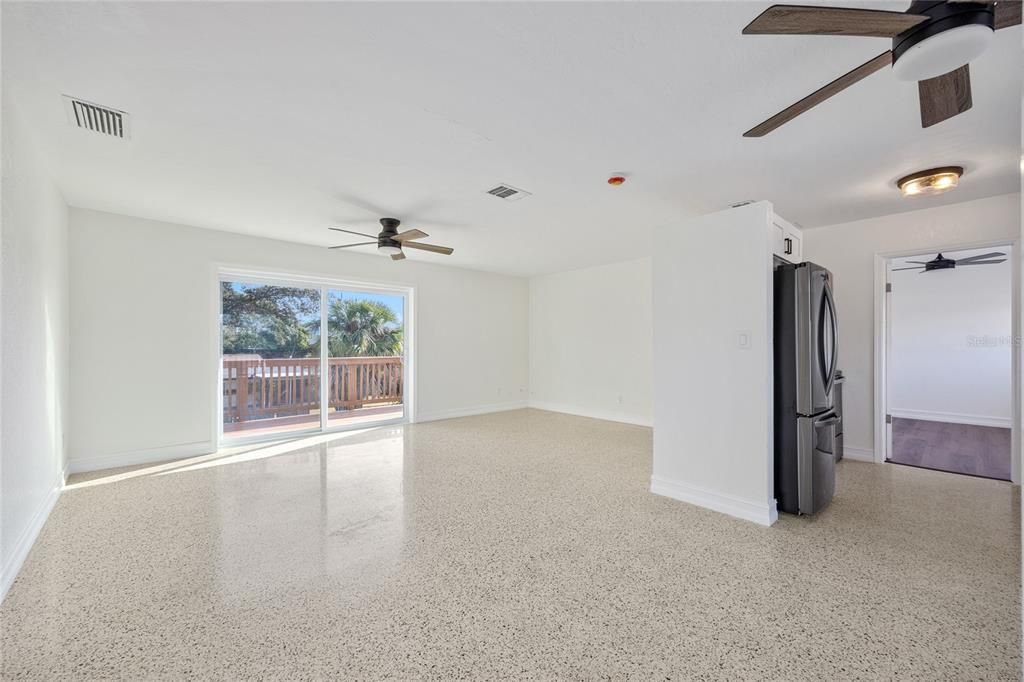 En Venta: $650,000 (3 camas, 2 baños, 1250 Pies cuadrados)