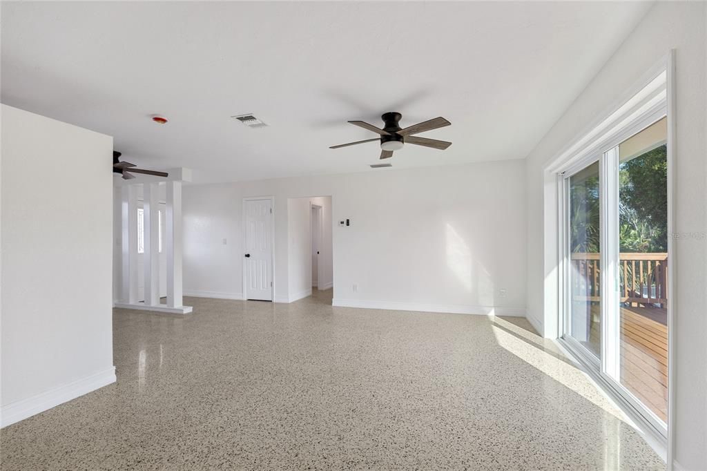 En Venta: $650,000 (3 camas, 2 baños, 1250 Pies cuadrados)