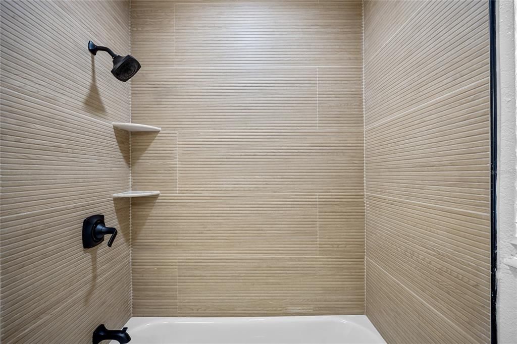 En Venta: $650,000 (3 camas, 2 baños, 1250 Pies cuadrados)