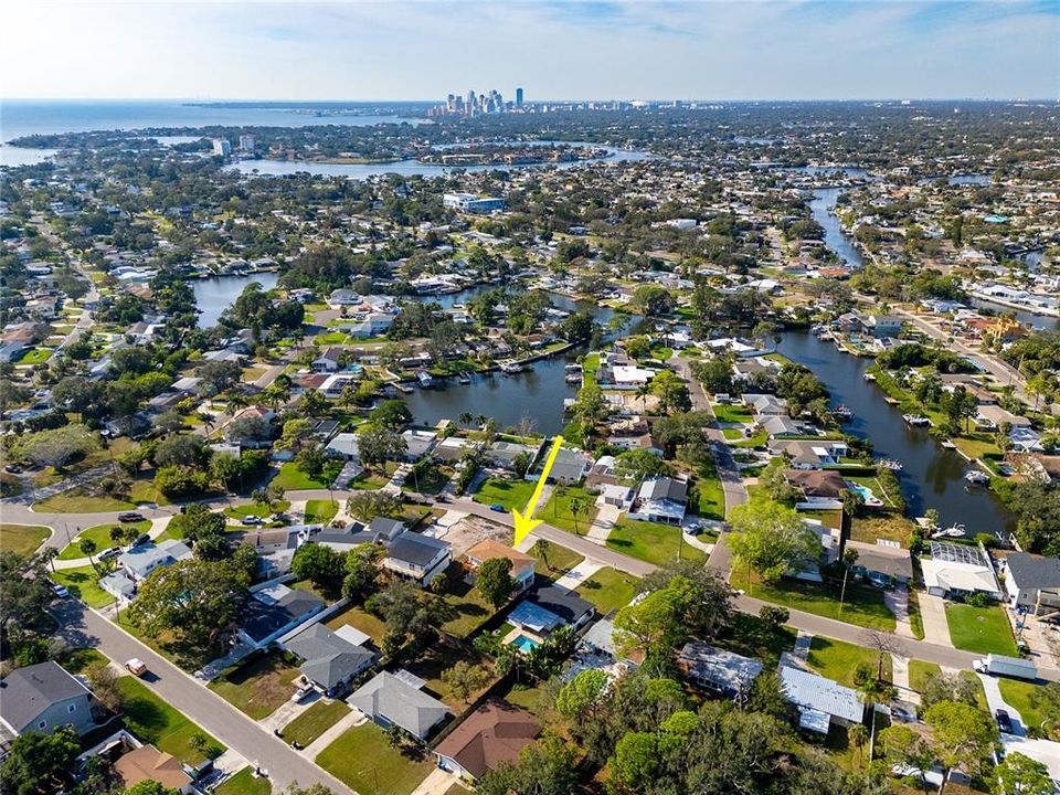 En Venta: $650,000 (3 camas, 2 baños, 1250 Pies cuadrados)